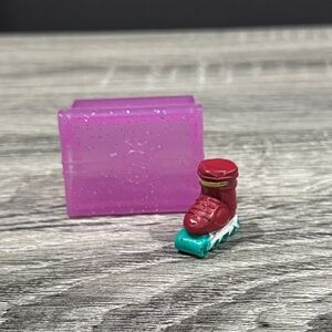 Shopkins | Sport: Red Lola Roller Blade (5-006) - Collectible Mini Figure
